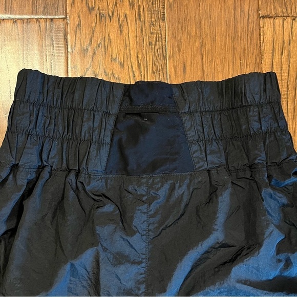 Free People FP Movement Black Women's Athletic Shorts Size Large - Picture 7 of 10